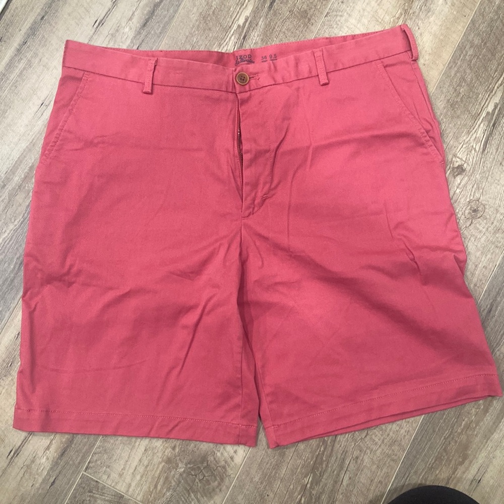 IZOD Mens Saltwater Stretch Shorts- Size 36